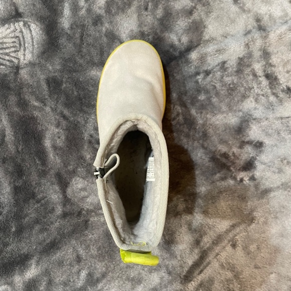 Womens Size 6 Ugg Boots - Picture 3 of 4